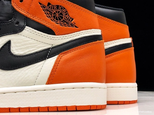 Backboard555088-005 Jordan Retro 1 Air High Shattered OG 0718